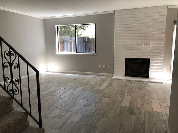 New flooring/fireplace inactive.
