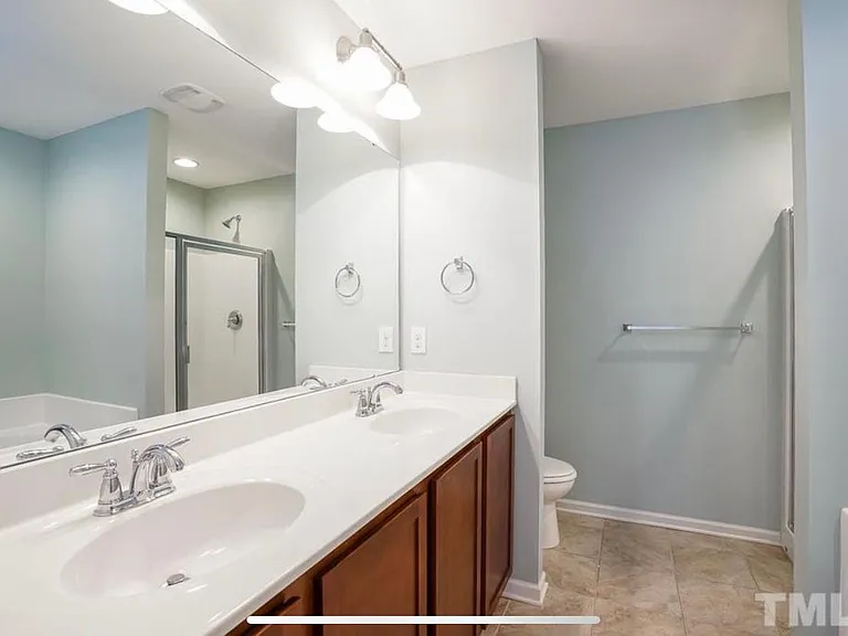 407 Stone Flower Ln — Photo 3