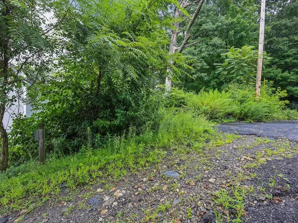 23 Aurora St, Worcester, MA 01607