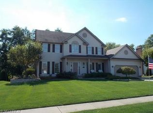 1102 Park Village Dr, Louisville, OH 44641