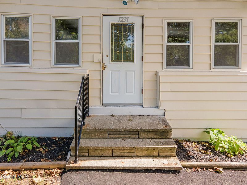 3rd image of 1231 N Westcott Road