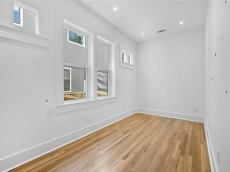 702 W Gibson St — Photo 16