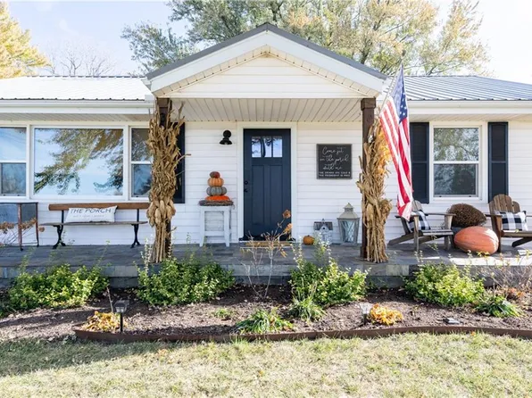 31685 Metcalf Rd, Louisburg, KS 66053