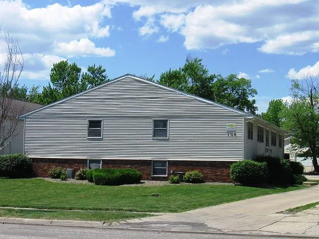 104 W Shelbourne Dr