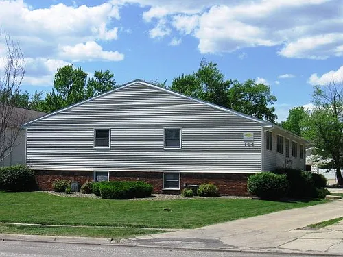 104 W Shelbourne Dr Photo 1
