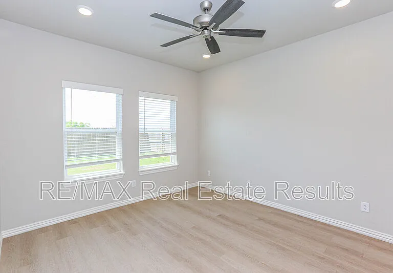 1401 Poigai Way #1 — Photo 16