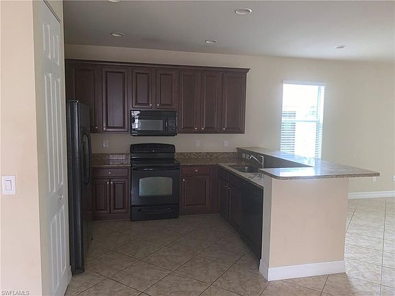 5th image of 10527 Carolina Willow Dr