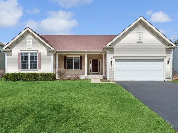 467 Snow St, Sugar Grove, IL 60554