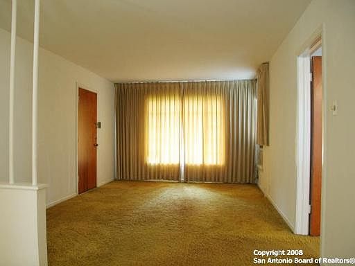3rd image of 338 GLEN OAK DR