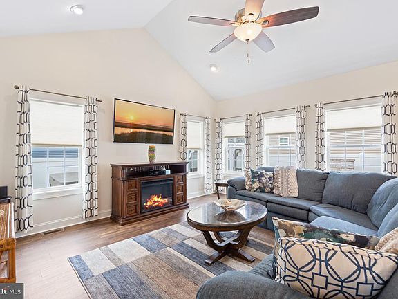 4th image of 21211 Brentwood Ct