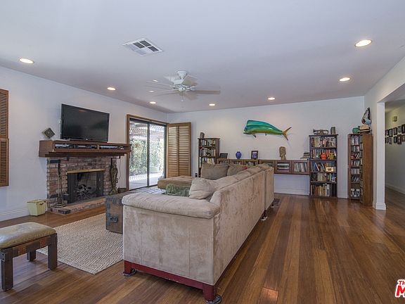 2nd image of 6724 Aqueduct Ave