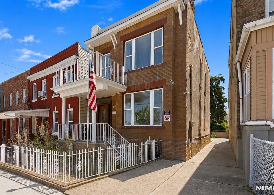 1st image of 221 54th St