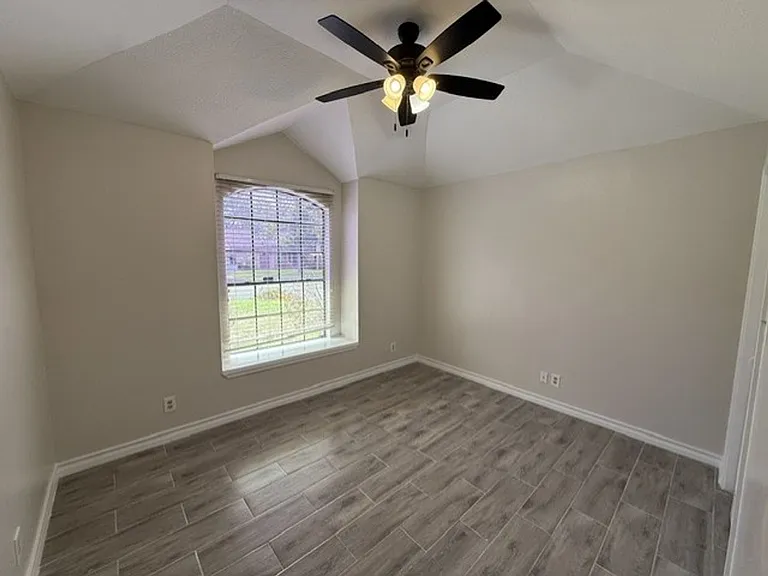 1208 N Oakmont Loop — Photo 8