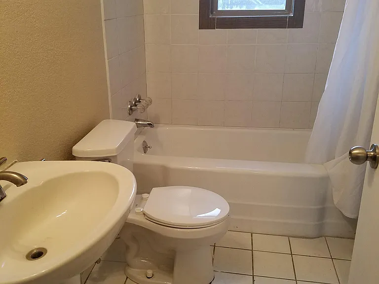 707 W Crestland Dr — Photo 18
