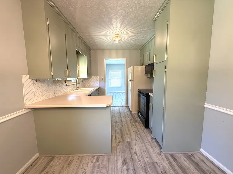 1125 Sheffield Dr — Photo 8