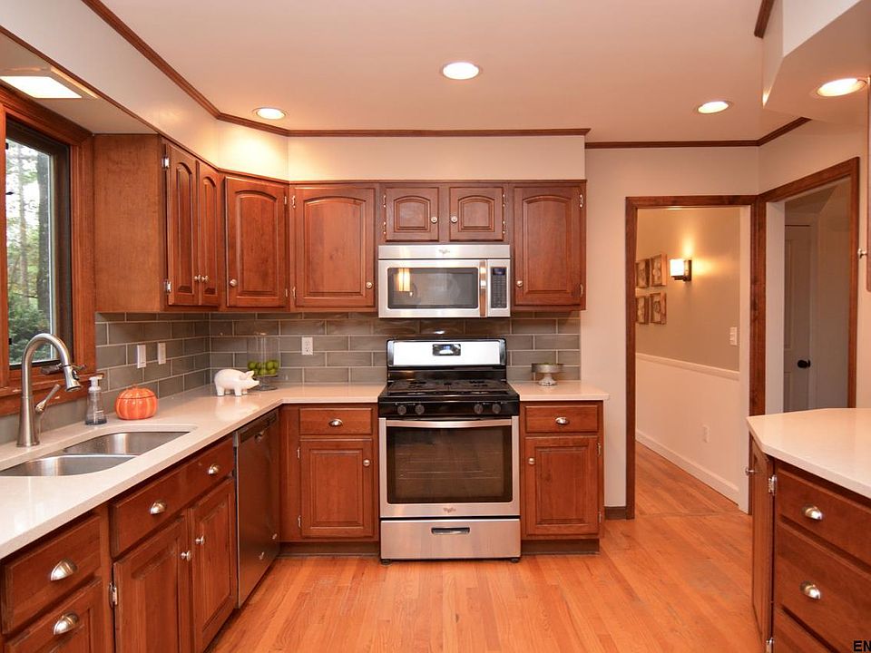1st image of 2 Aspen Ln