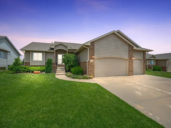 2410 N Woodridge Cir, Wichita, KS 67226