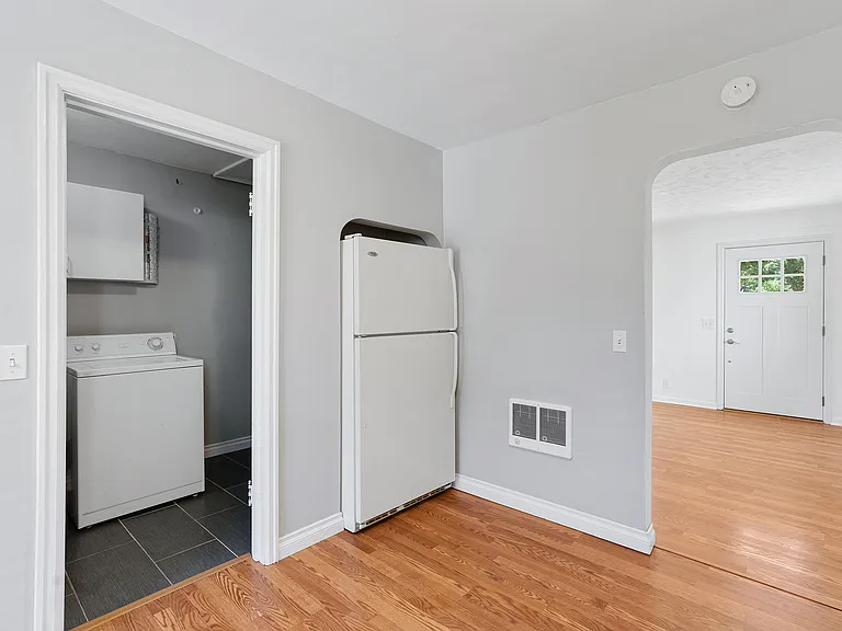 2130 Berry St SE — Photo 14