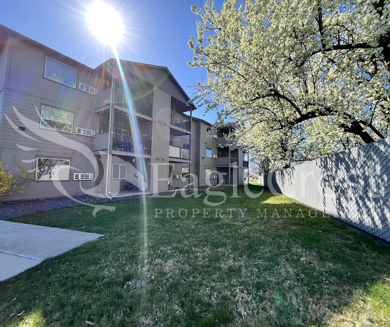 3rd Floor Two Bedroom, One and a Half Bathroom Unit With View — Photo 3