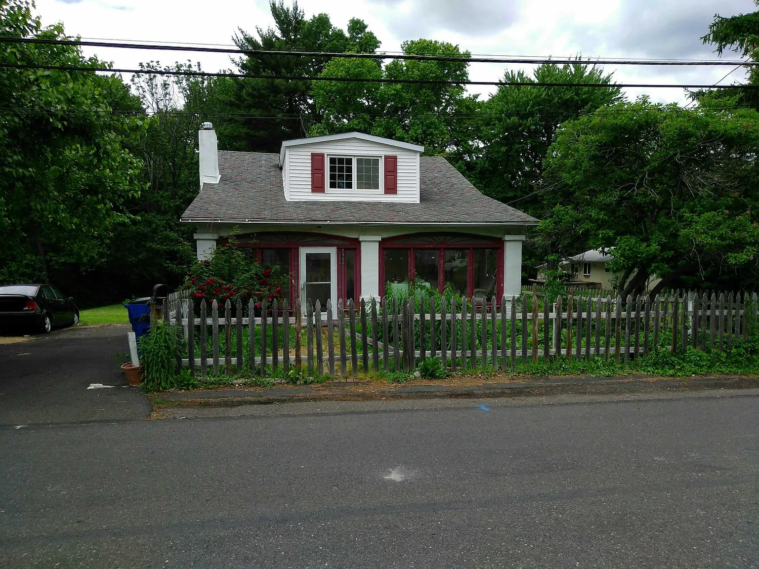 2300 Ogden Ave photo 1