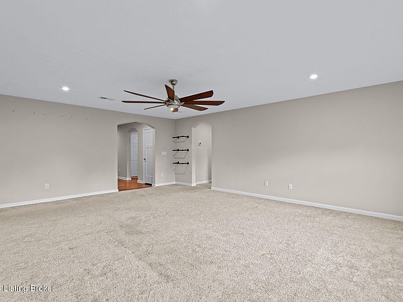 5th image of 367 Copper Creek Dr