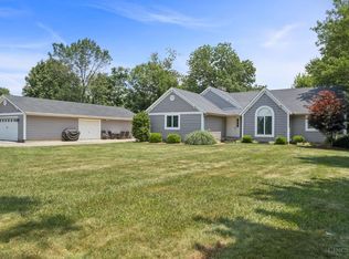 3 Hatchet Cv, Lake Waynoka, OH 45171