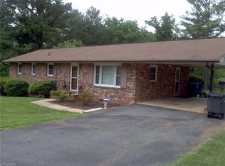 3835 Crosland Rd, Winston Salem, NC 27106