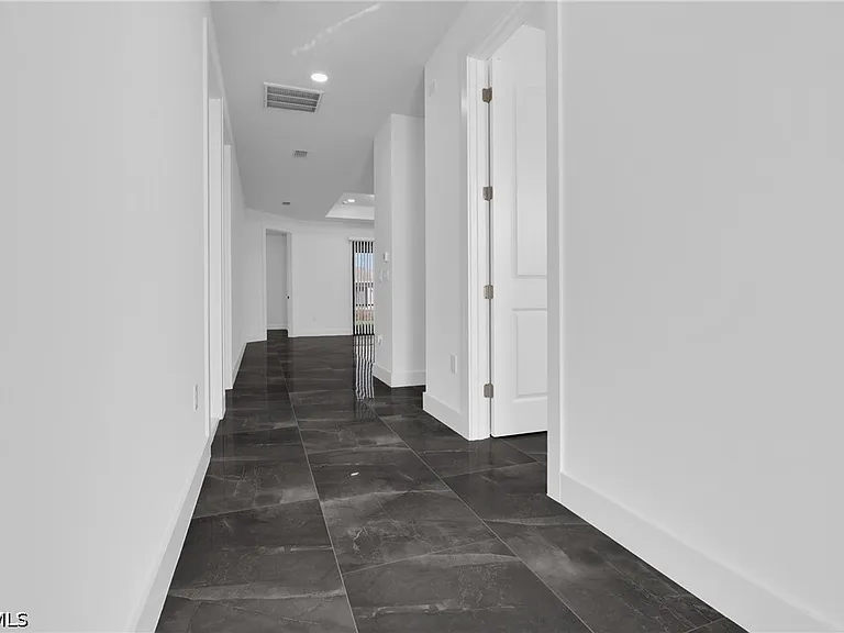 111 Harry Ave S #109 — Photo 14