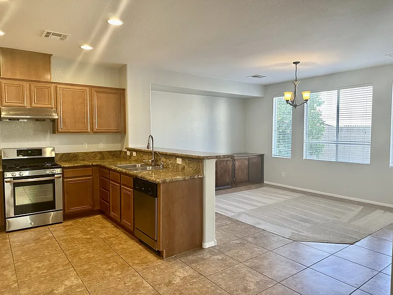 8350 S Pioneer Way — Photo 12