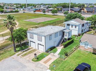 6728 Avenue Q, Galveston, TX 77551
