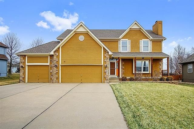 1st image of 2912 SW Saddlewood Dr