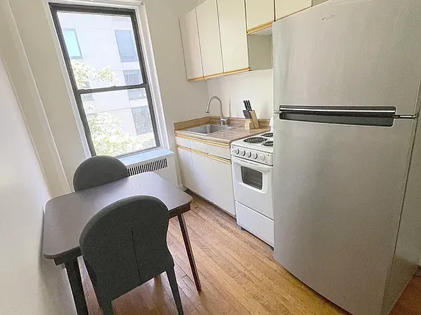 465 West 57th Street image 3 of 10