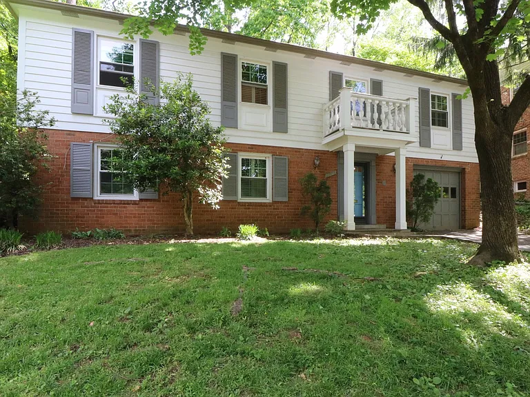 6703 Rannoch Rd — Photo 48