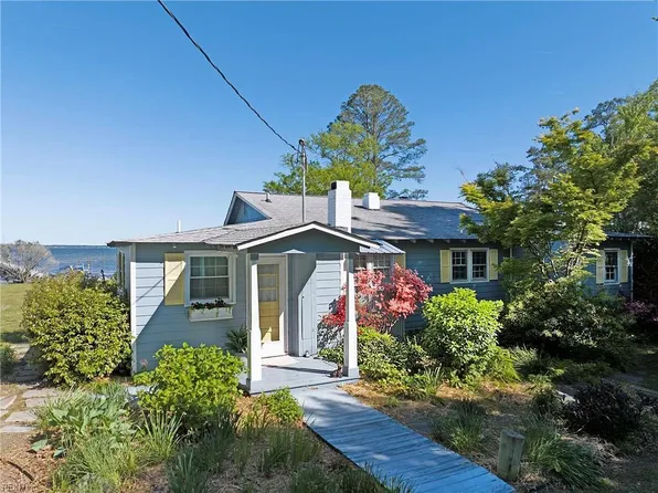 9817 Eastwind Rd, Gloucester, VA 23061