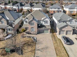 715 Cedar Bend Dr, Waterloo, ON N2V2R2