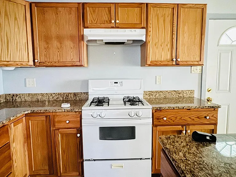 1510 E Harris Ave — Photo 5
