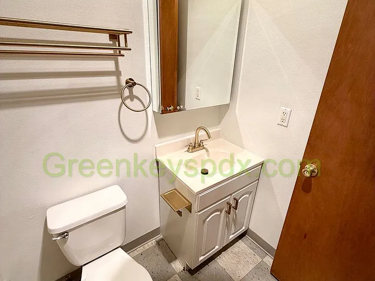 10030 N Lombard St — Photo 4