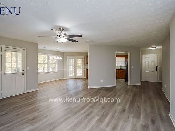 5th image of 315 Christian Woods Dr SE