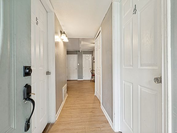 5th image of 14307 Parkhurst