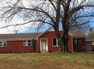 901 N Oak St, Morrilton, AR 72110