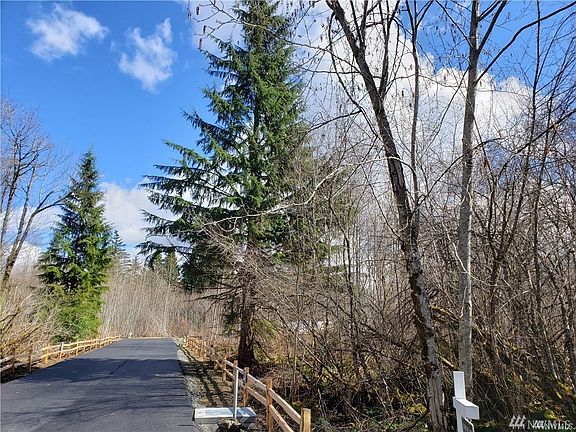 2nd image of 24680 NE 80th St Lot 2