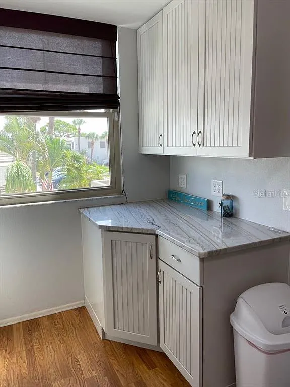 2 bed, 2.0 bath, 940 sqft, $2,700 — Photo 3