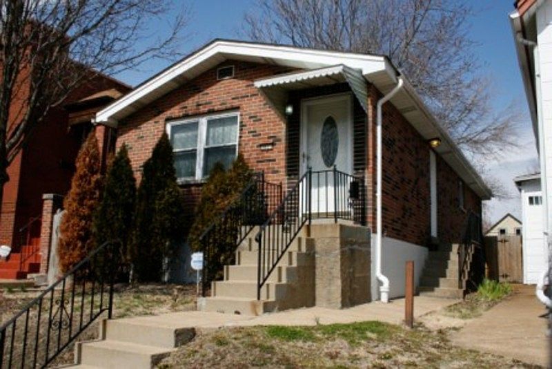 1st image of 3821 Fairview Ave