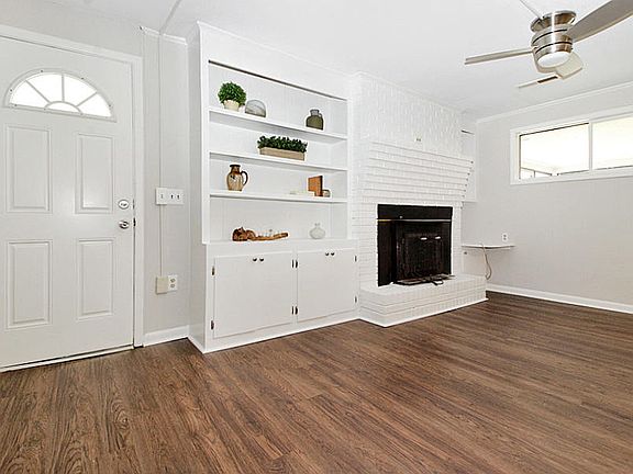 4th image of 2521 Primrose Ave