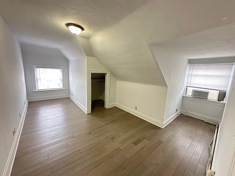 Summit St 1722 GW2 — Photo 21