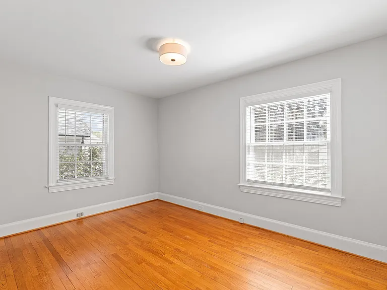 2728 Anderson Dr — Photo 25