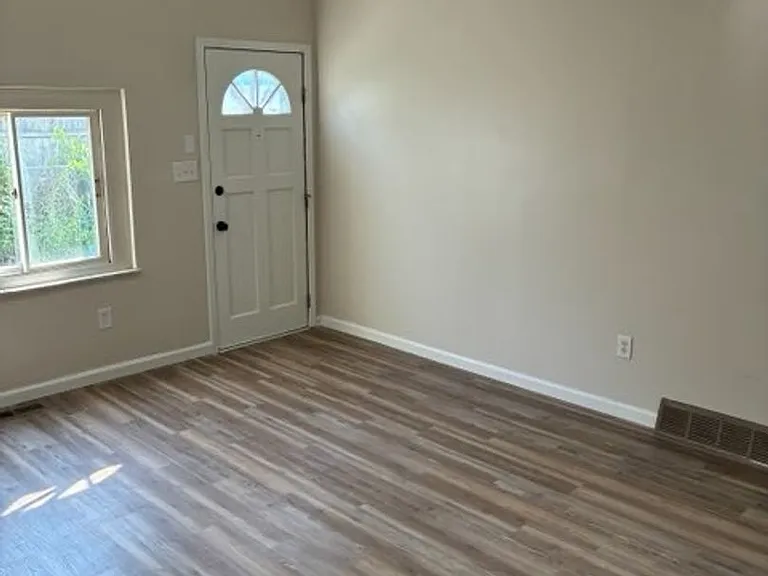 76-78 Cortina Way — Photo 12