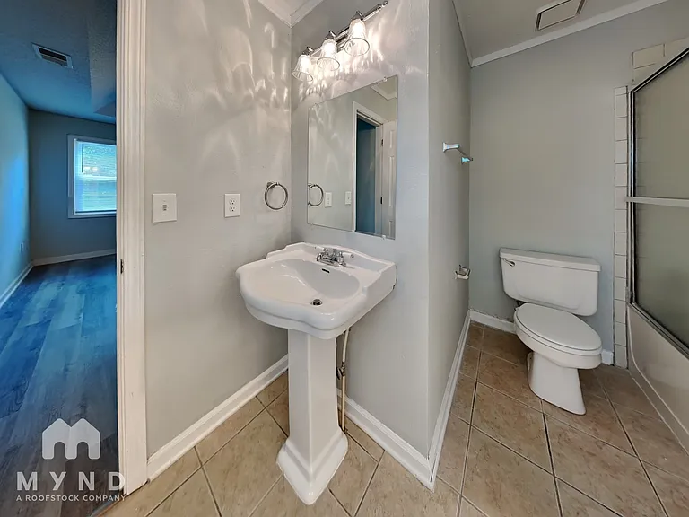 160 Thomas Crossing Dr — Photo 17