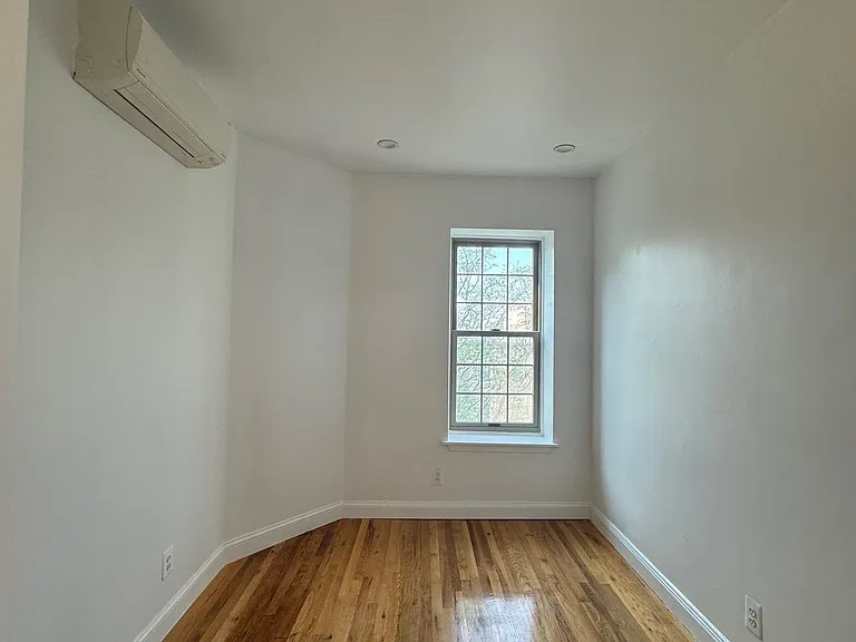 228 Monroe St #4 — Photo 8