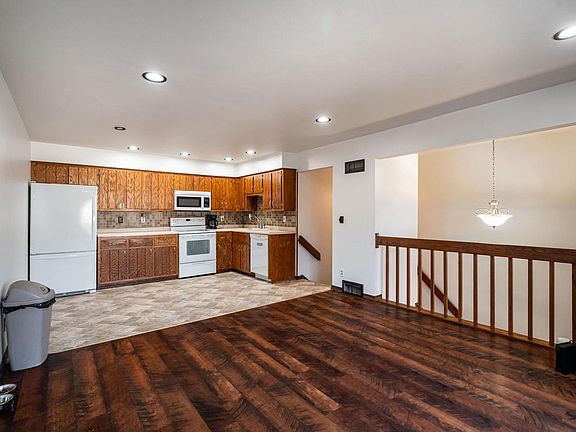 4th image of 6441 S Crabapple COURT #3